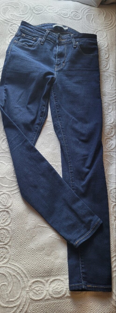 Levi  Straight Leg Jeans